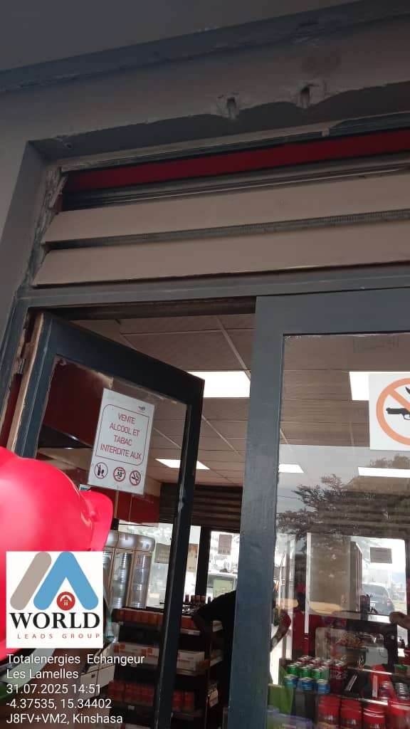 Avant les travaux - Station-service Echangeur: Remplacement des lamelles par les fenêtres à 1 ouvrant sur une surface totale de 3m²